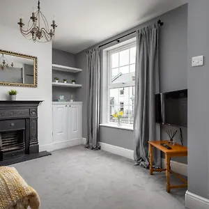 Apartment Fairhaven Street, Cheltenham, Cheltenham